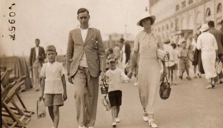1930s family picture